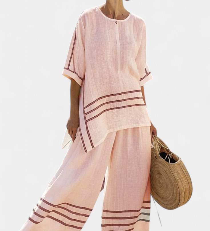 Salopeta s širokim prugama i asimetričnim rezom - moderno i udobno stil