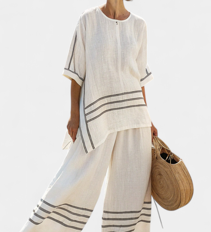 Salopeta s širokim prugama i asimetričnim rezom - moderno i udobno stil