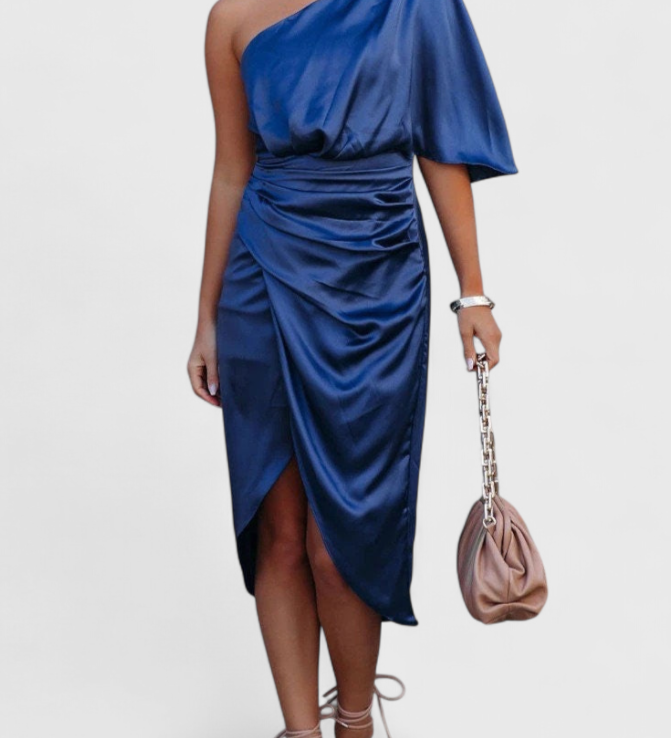 Danica Haljina Fluida s Elegantnom i Vječnom Siluetom