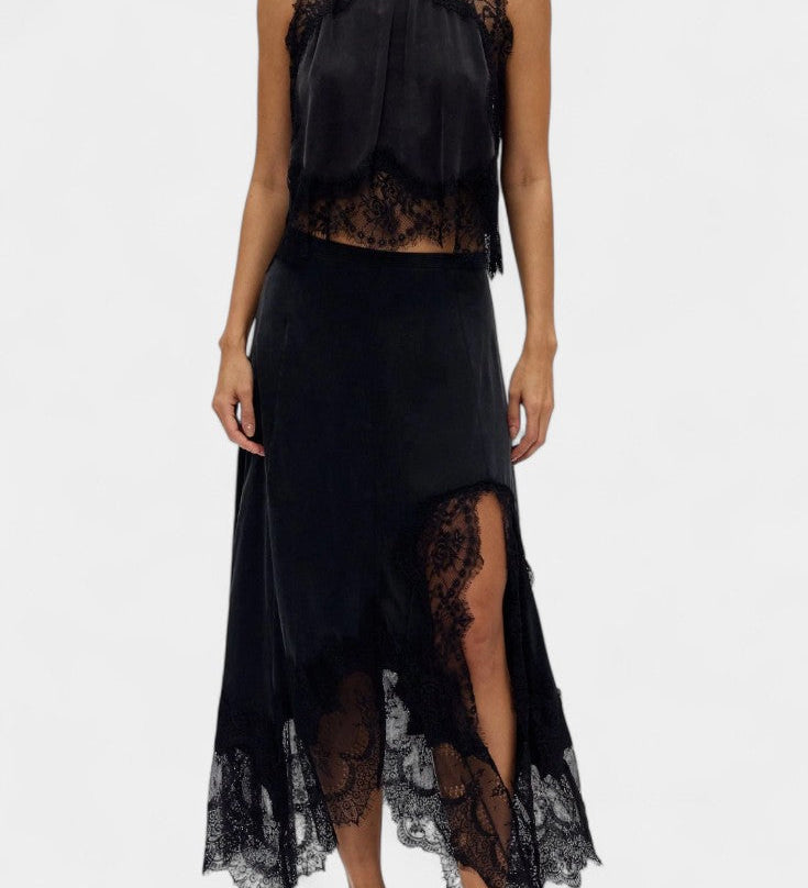 Nada Midi Suknja s Čipkastim Detaljima i Asimetričnom Porubom